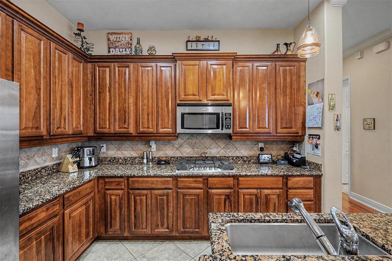 Listing Photo 8