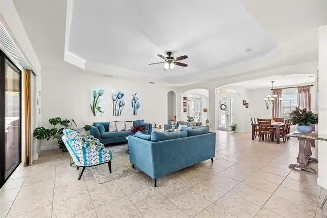 Listing Photo 11