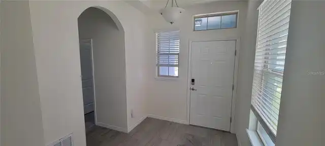 Listing Photo 8