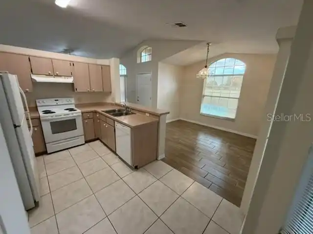 Listing Photo 16