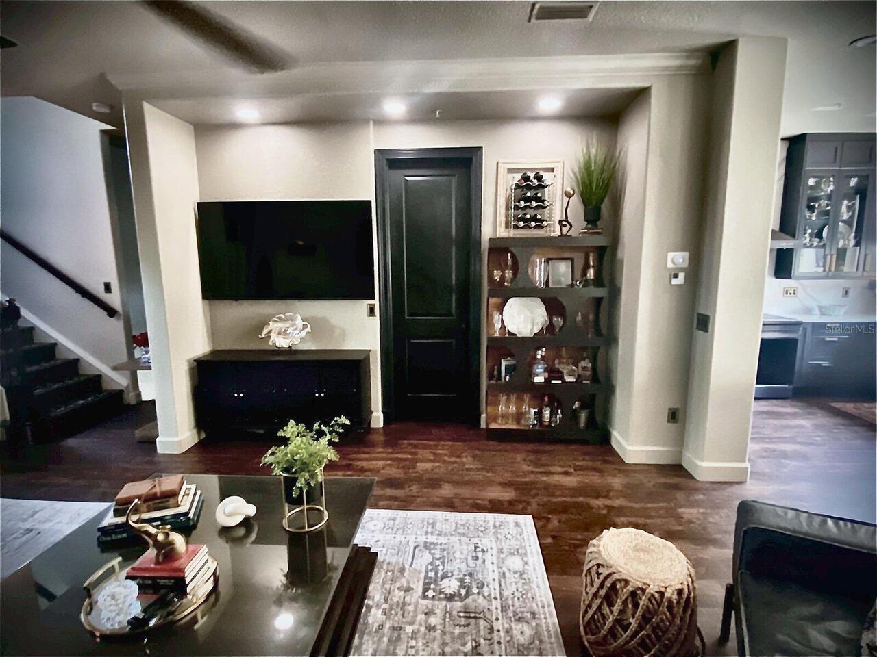 Listing Photo 9