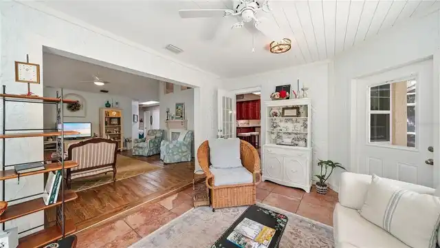 Listing Photo 11
