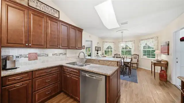 Listing Photo 15