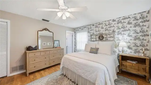 Listing Photo 23