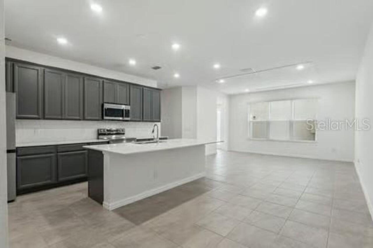 Listing Photo 8