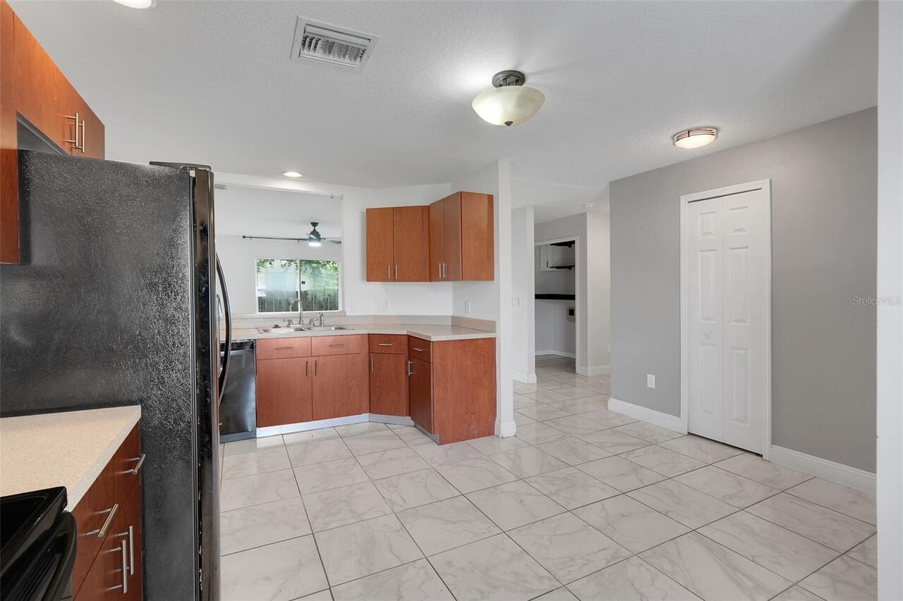 Listing Photo 10