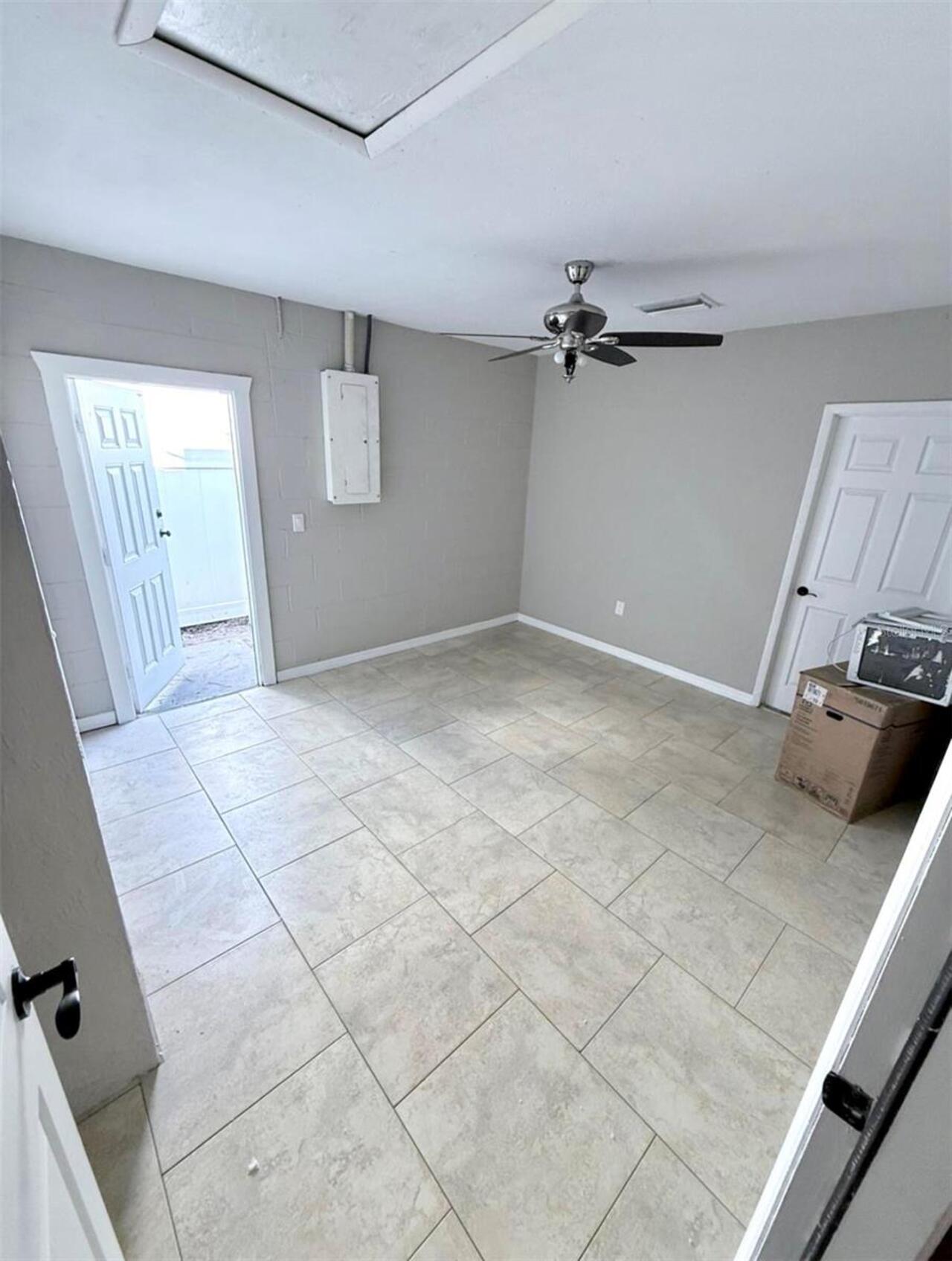 Listing Photo 12