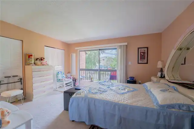 Listing Photo 11