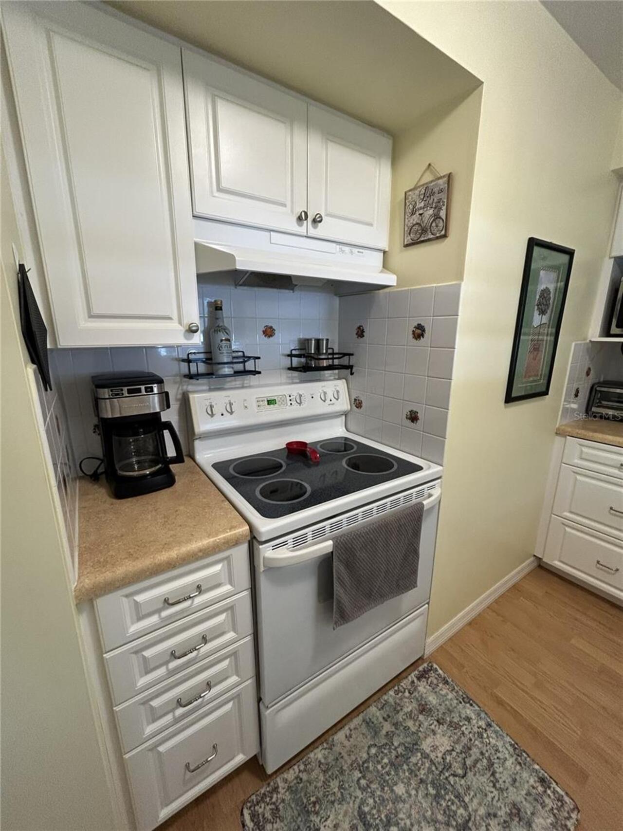 Listing Photo 8