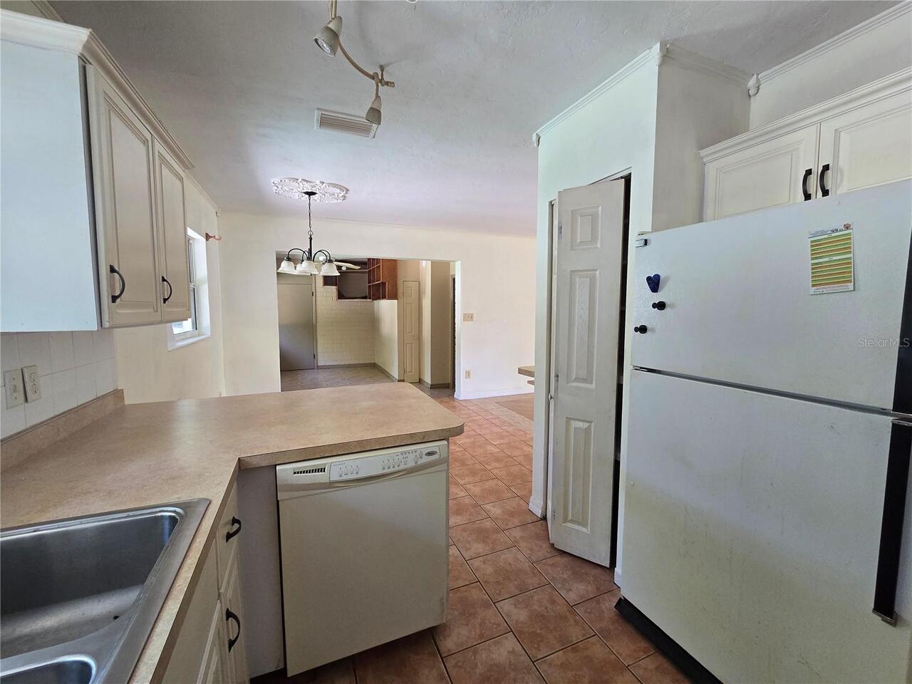 Listing Photo 10