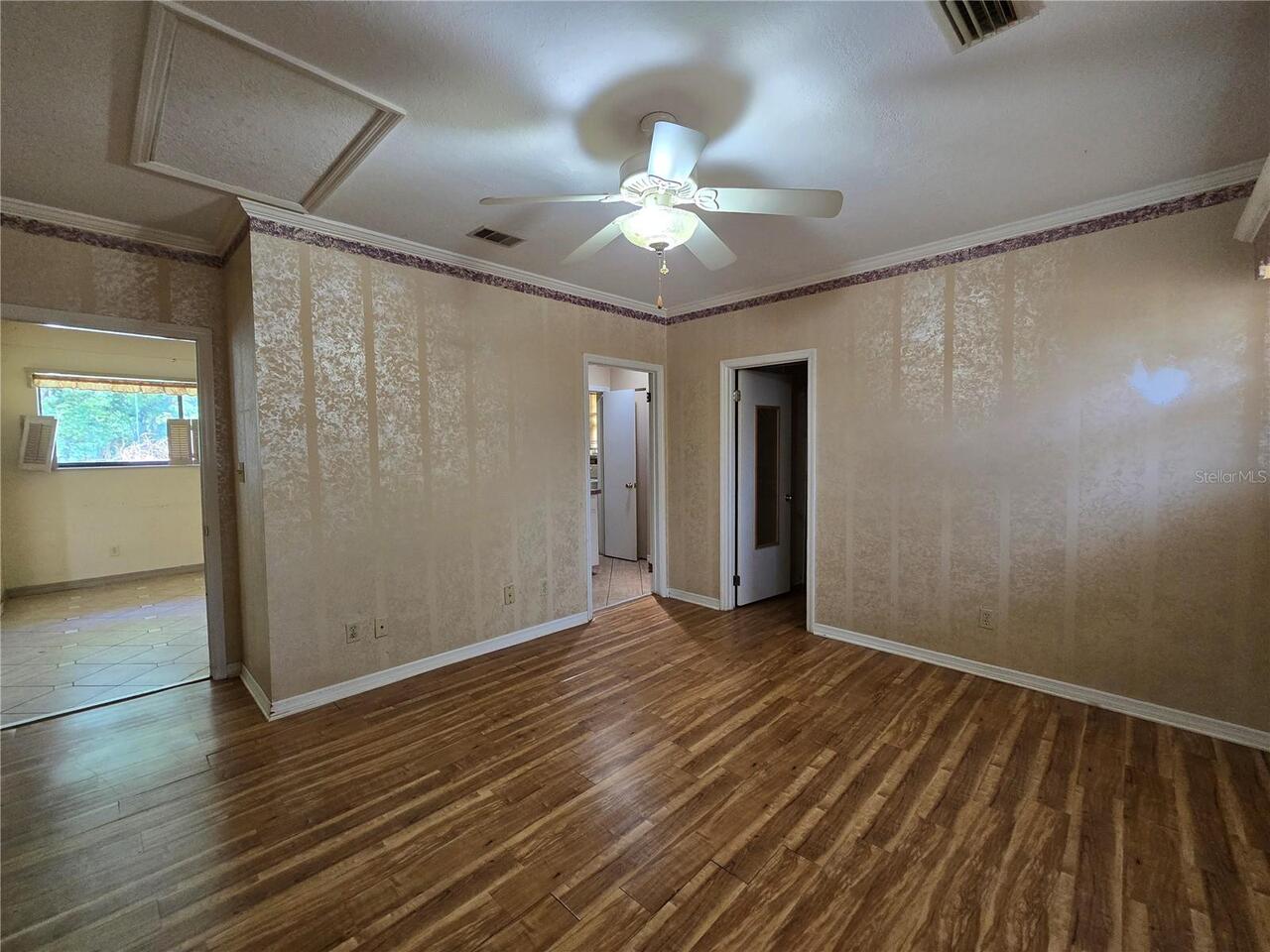 Listing Photo 14