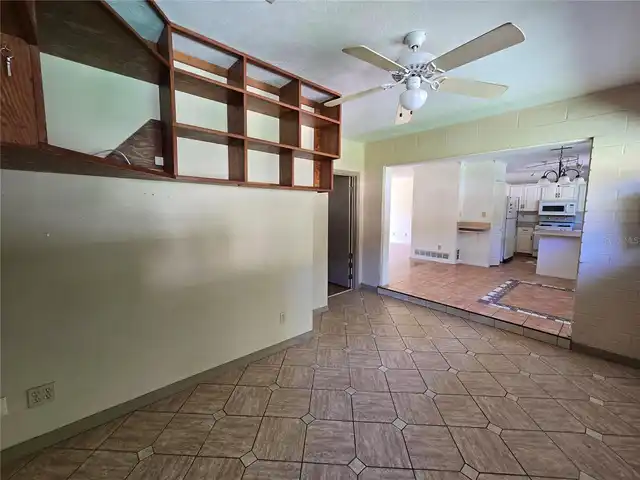 Listing Photo 11