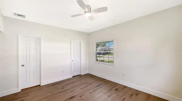 Listing Photo 12