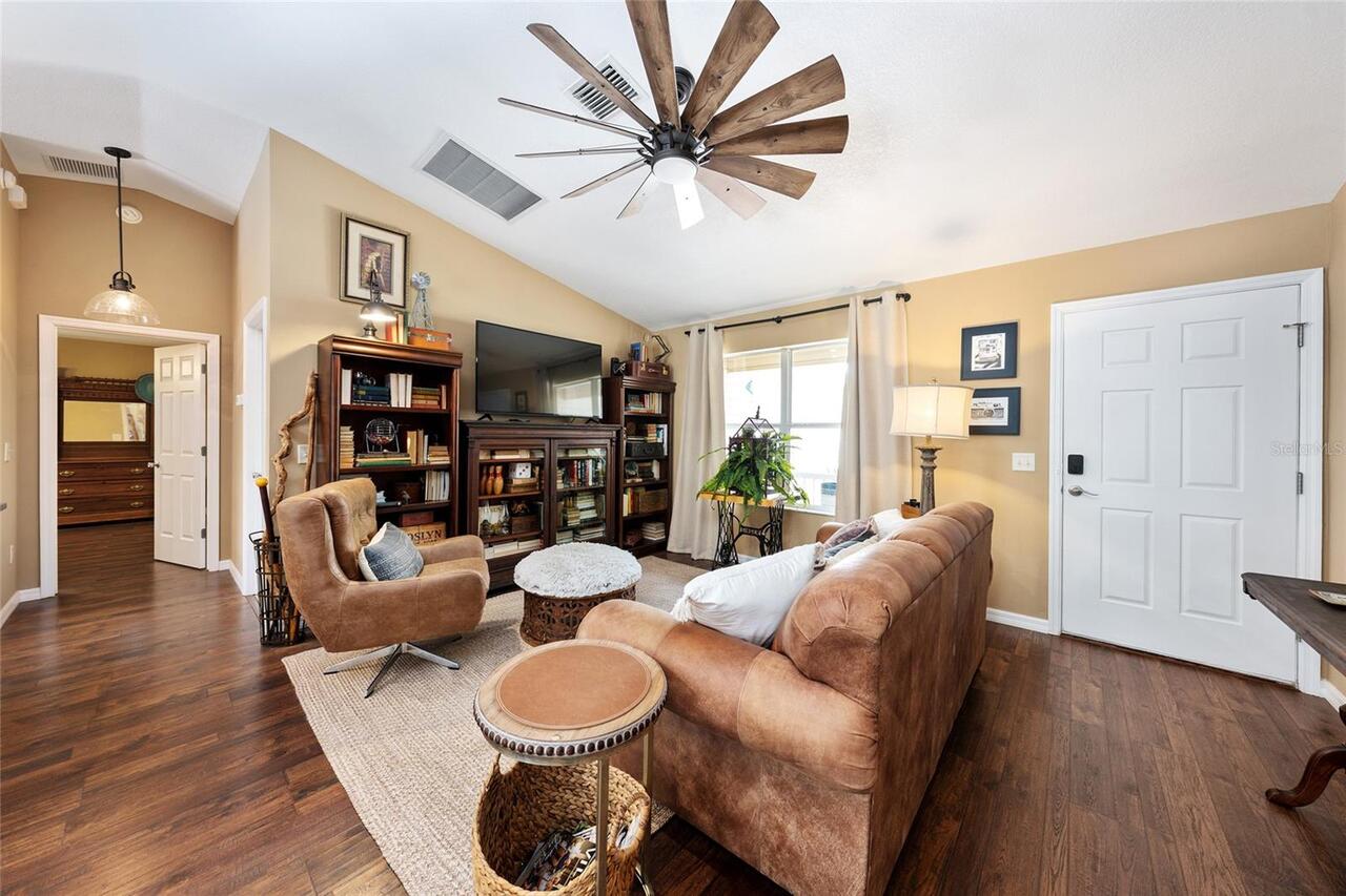Listing Photo 18