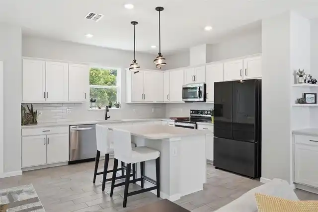 Listing Photo 15