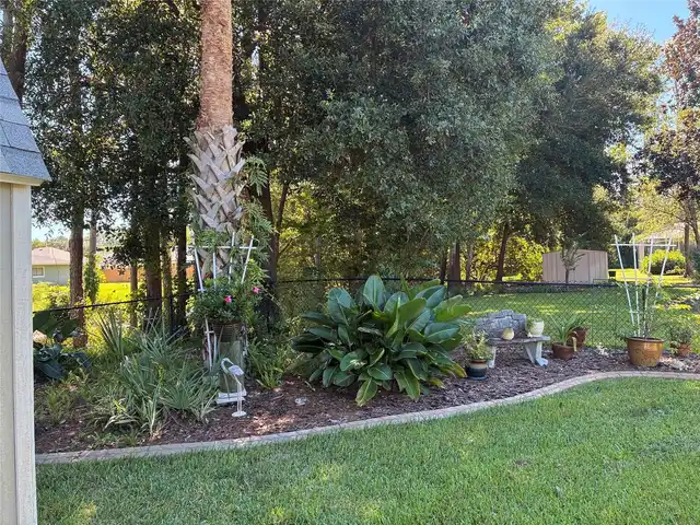 Listing Photo 12
