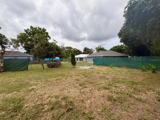 Listing Photo 12