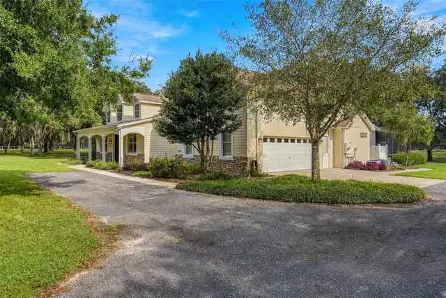 Listing Photo 9