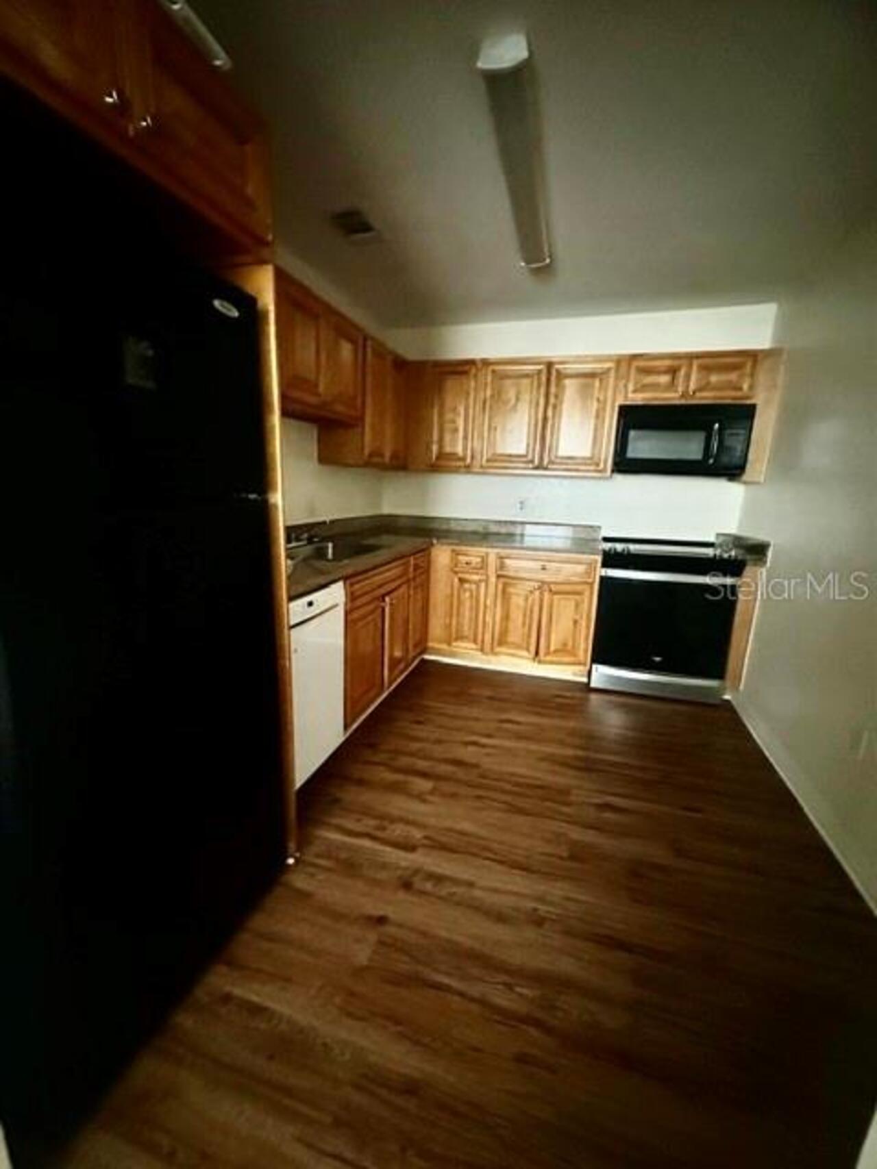 Listing Photo 9
