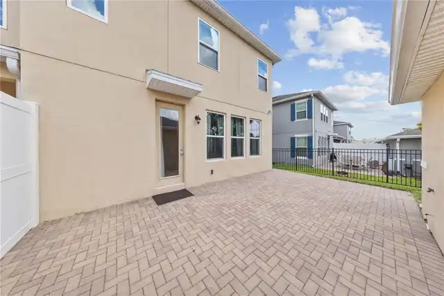 Listing Photo 18