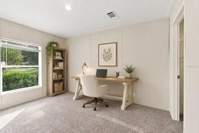 Listing Photo 11