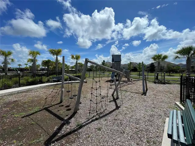 Listing Photo 24