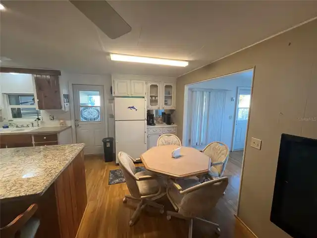 Listing Photo 14