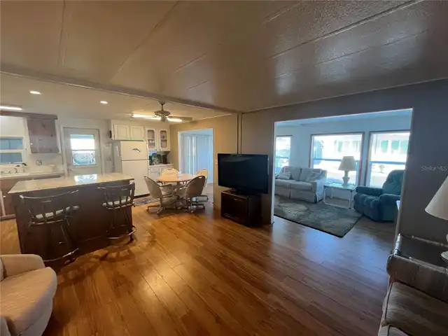 Listing Photo 16