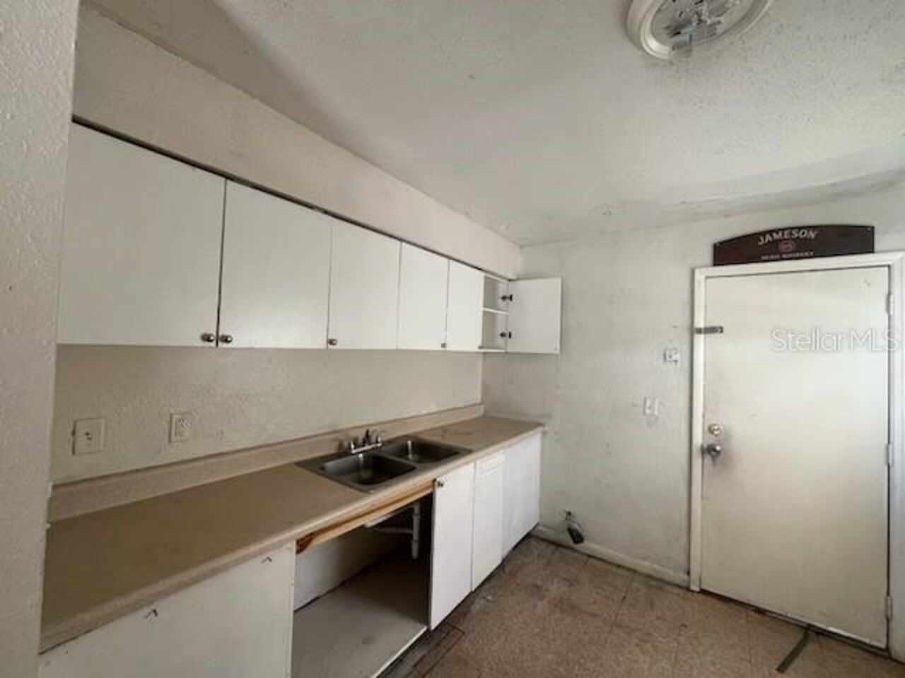 Listing Photo 11