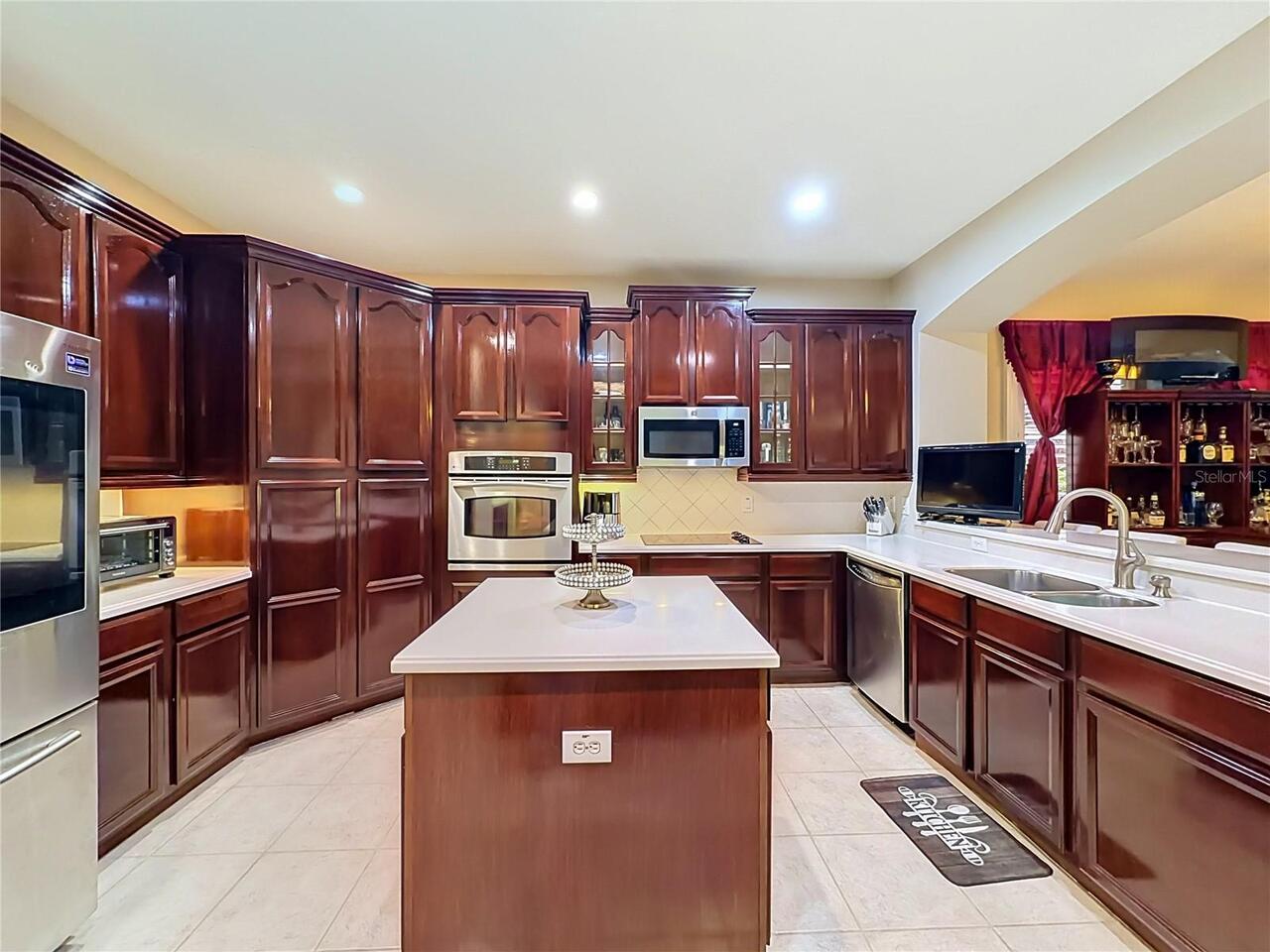 Listing Photo 11