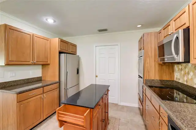 Listing Photo 17