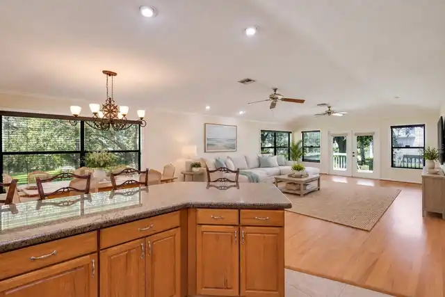 Listing Photo 19