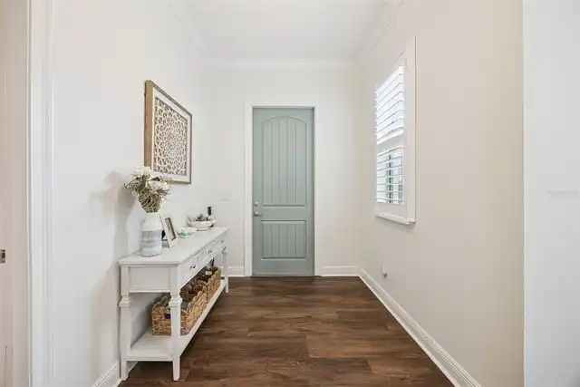 Listing Photo 8
