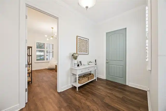 Listing Photo 11
