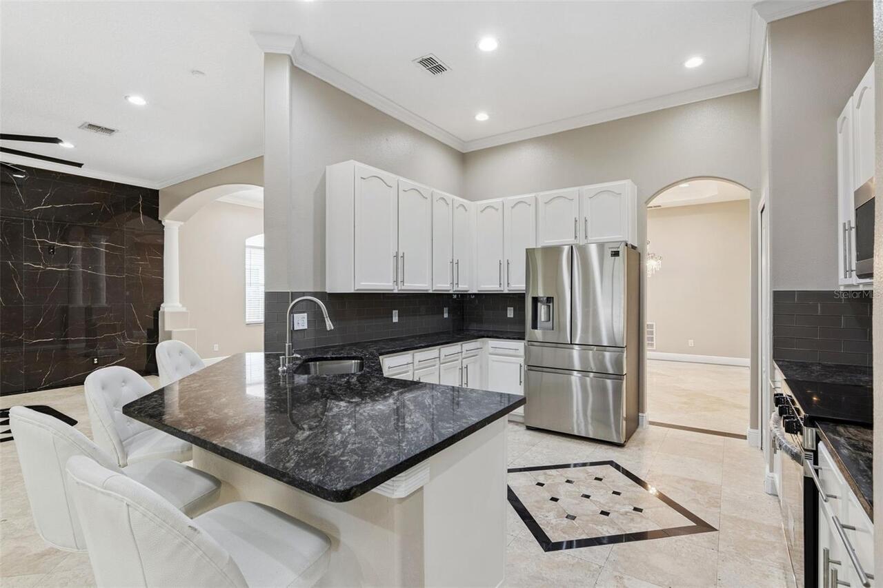 Listing Photo 11