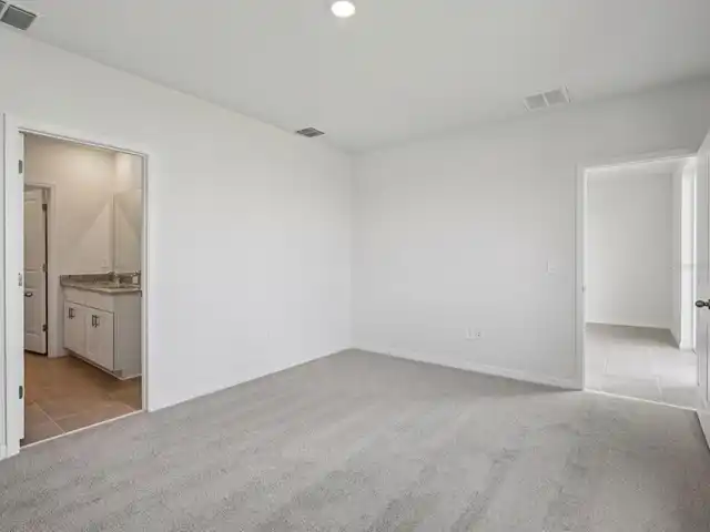 Listing Photo 9