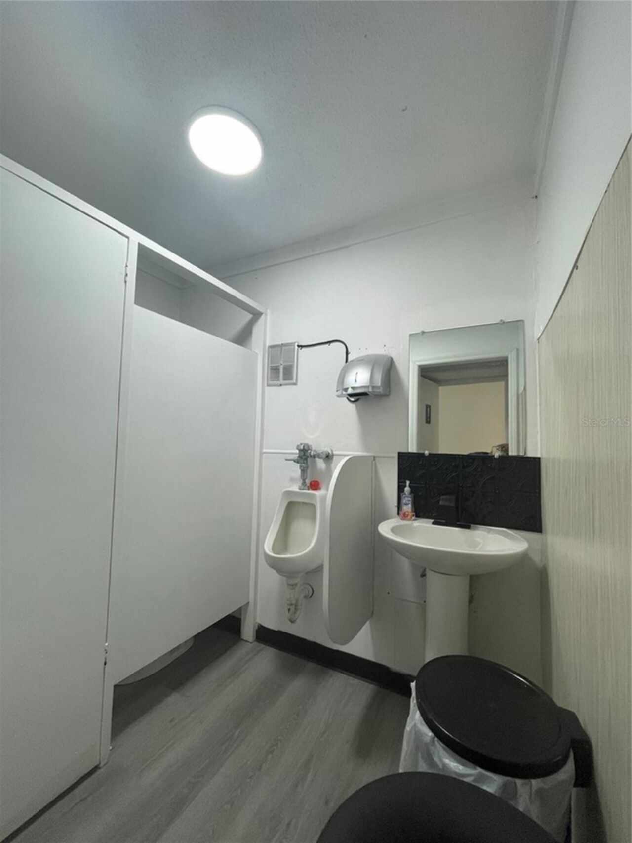 Listing Photo 12