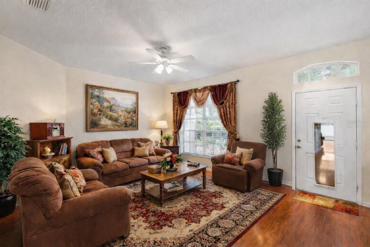 Listing Photo 9