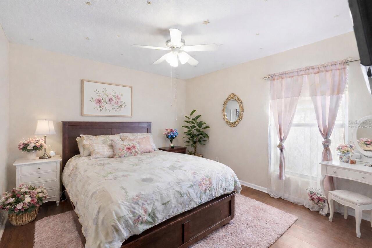 Listing Photo 16