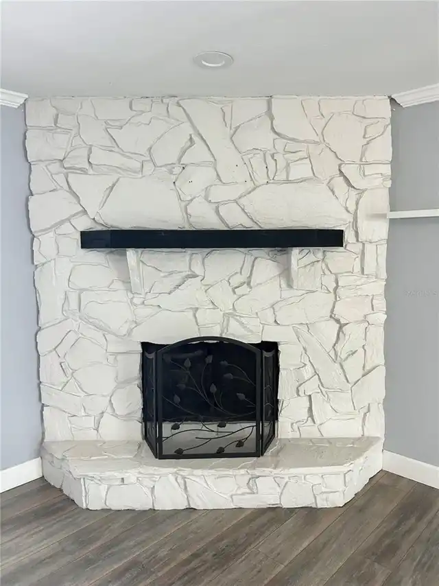 Listing Photo 10
