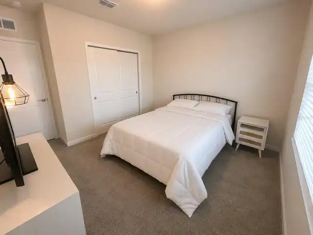 Listing Photo 10