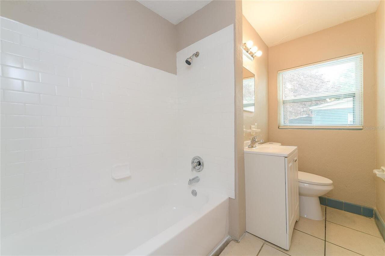 Listing Photo 11