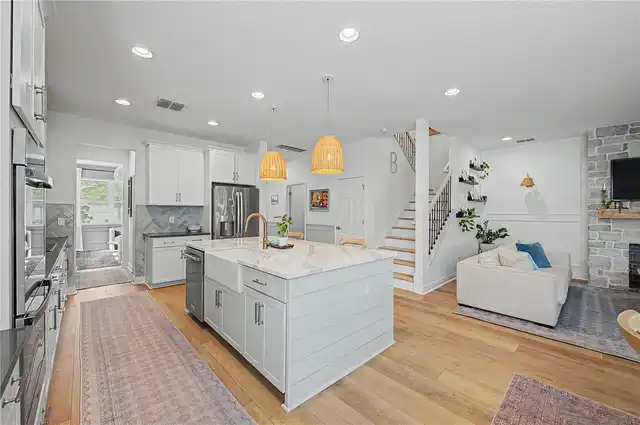 Listing Photo 17