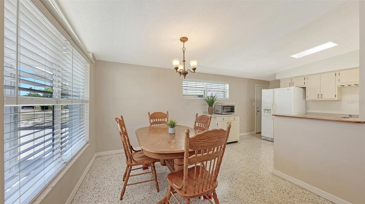 Listing Photo 11