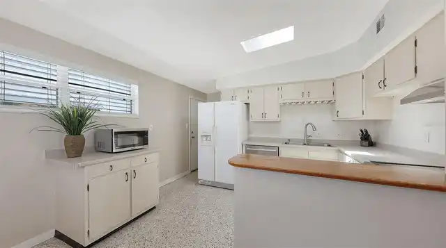 Listing Photo 16