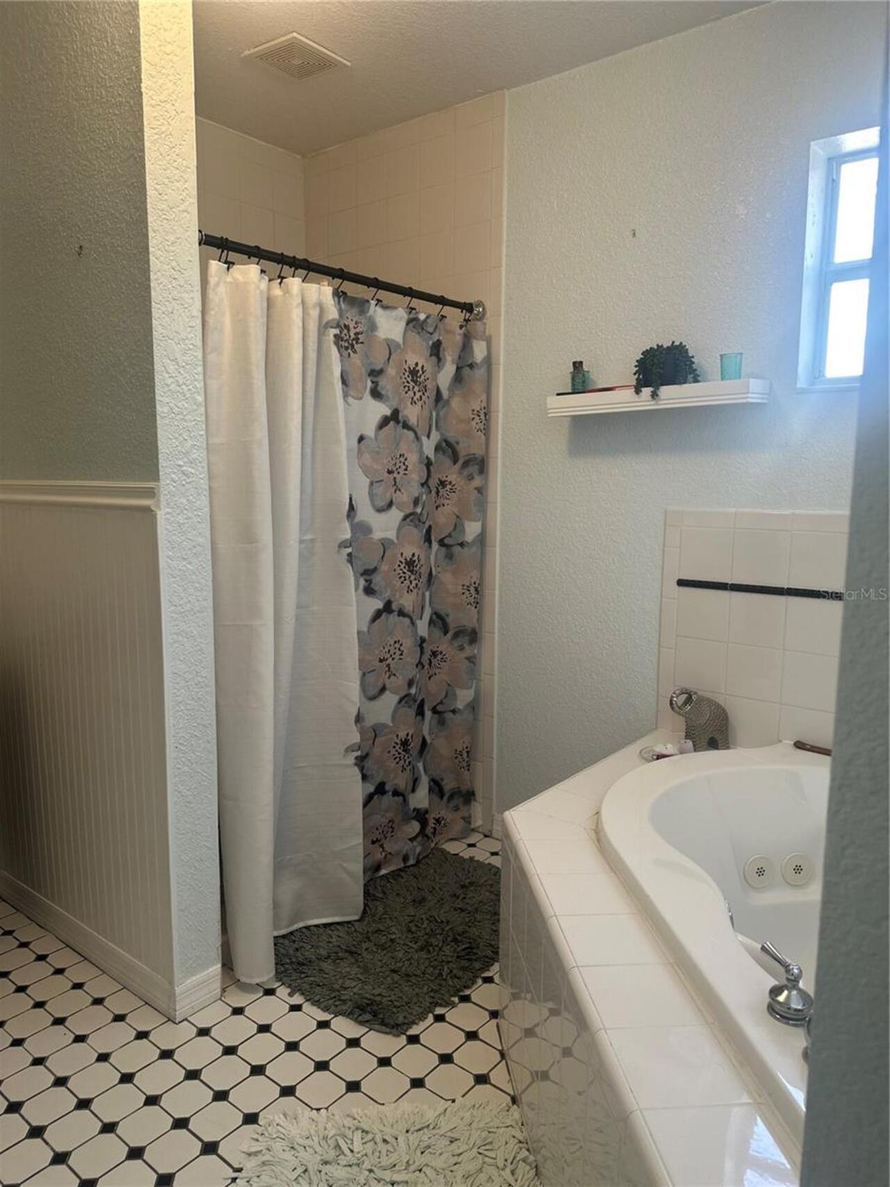 Listing Photo 10