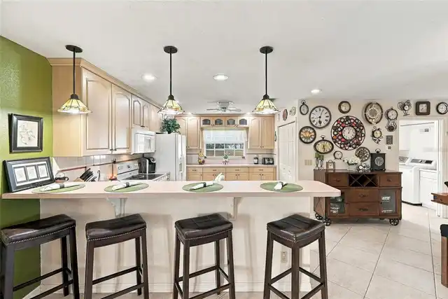 Listing Photo 12