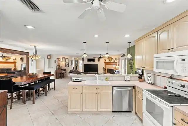 Listing Photo 16