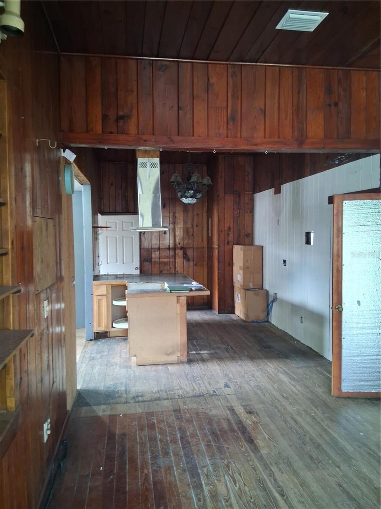Listing Photo 10