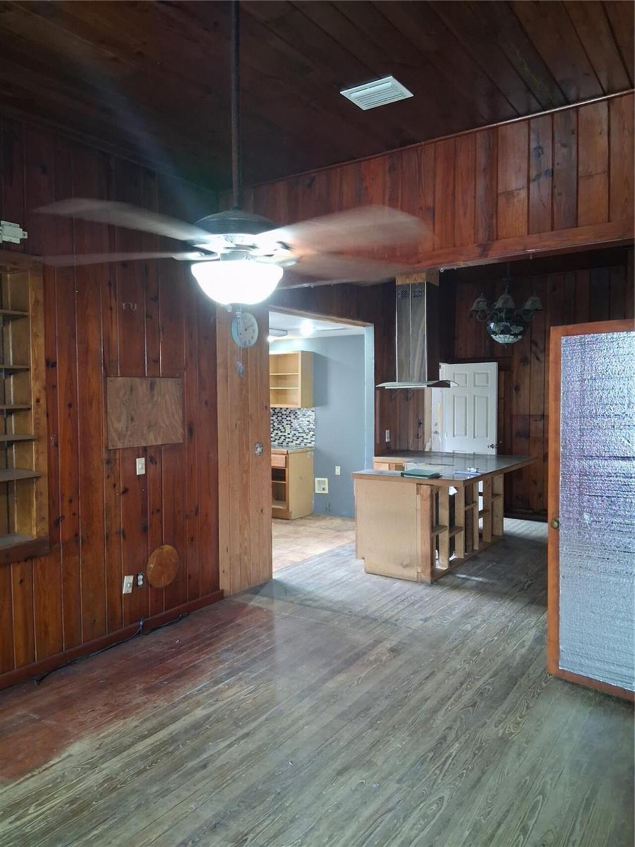 Listing Photo 11